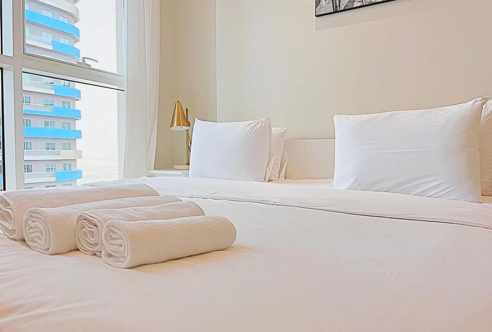 Dunya Tower Downtown Dubai Apartment