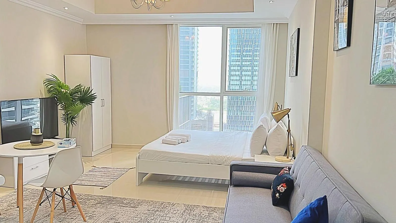 Dunya Tower Downtown Dubai Apartment