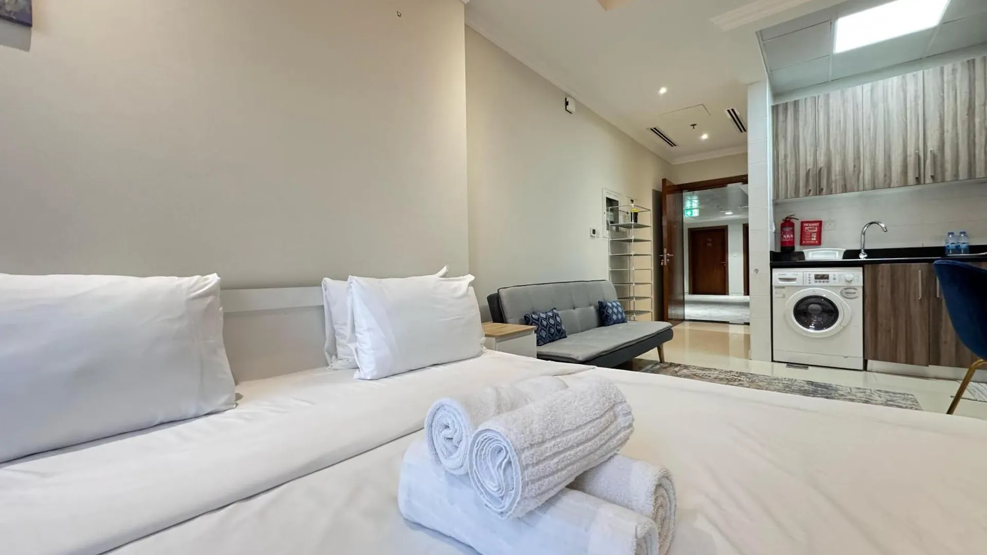 Dunya Tower Downtown Dubai Apartment United Arab Emirates