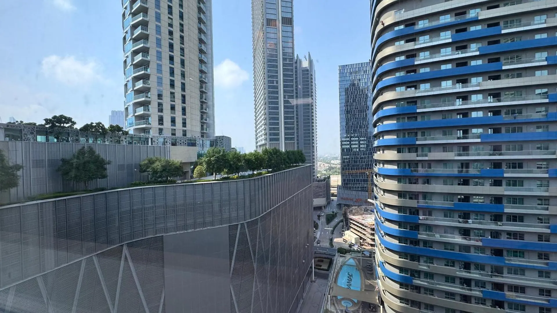 Dunya Tower Downtown Dubai Apartment